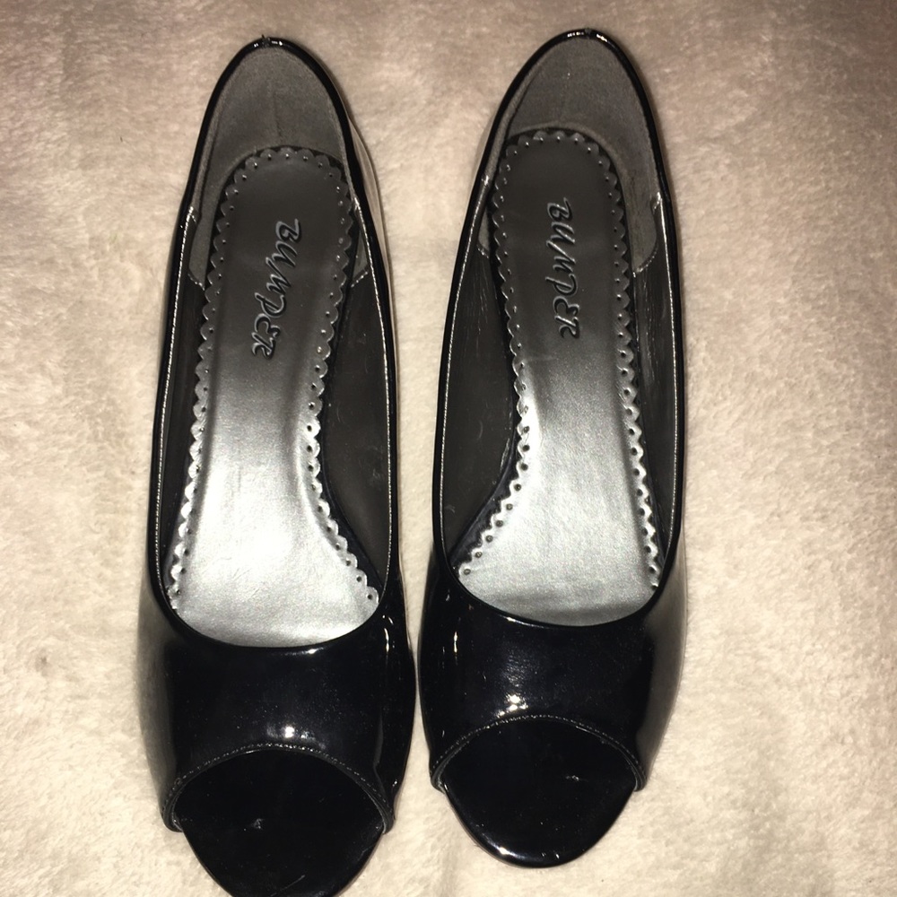 Small wedge open toe shoe with box